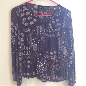 XS pretty purple blouse ! Worn only once